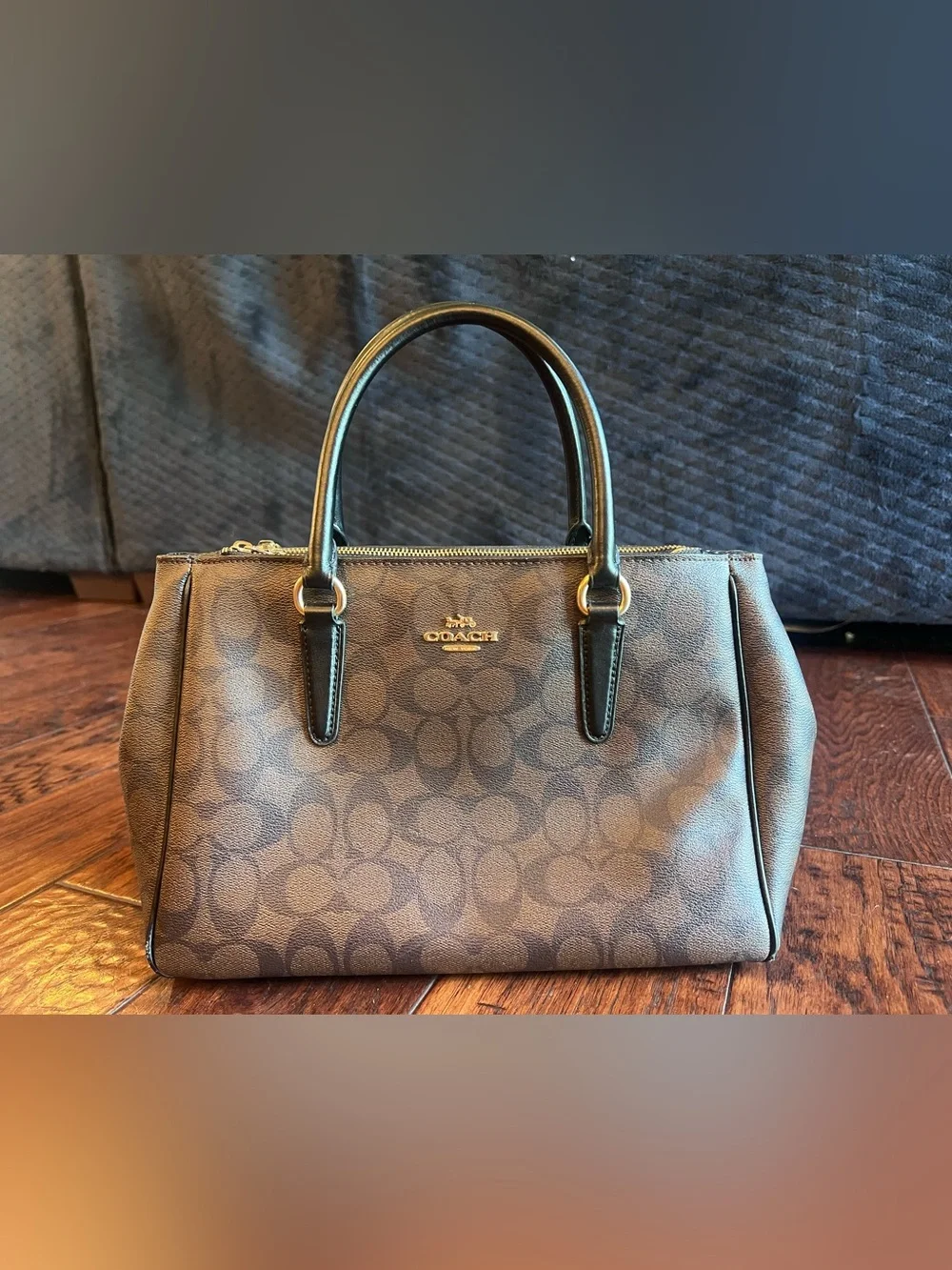 Coach Surrey Carryall Signature Satchel F67026